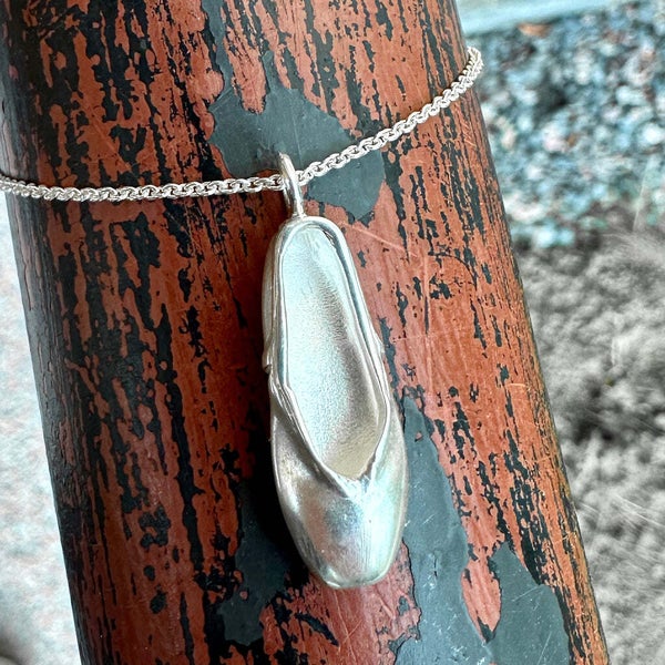 SassiDesign Balettitossu riipus