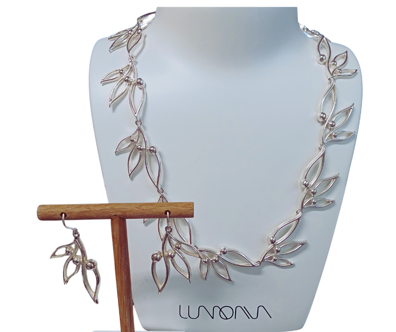 SECOND HAND Lumoava Pihla, korvakorut